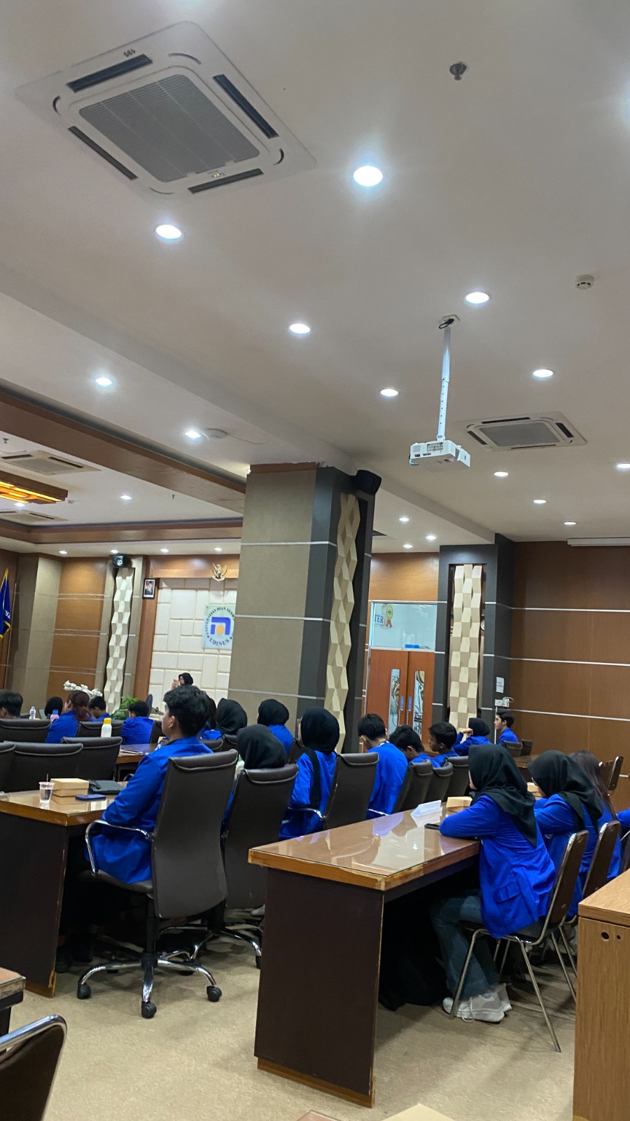 Pembahasan UU (Hari Kedua)